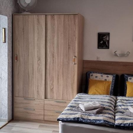 1 Rue Des Romains Studio Meuble Clauss Niederbronn-les-Bains Luaran gambar